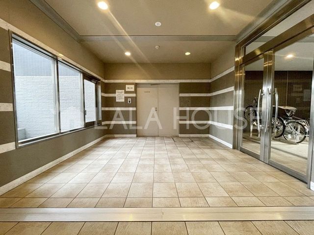 �Q�n������s�≮��1���ڂ̒��Ã}���V�����̃G���g�����X