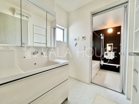 Qns㏬ ̐VzˌĂ̐ʑEʏ