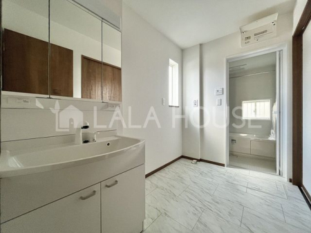 Qns| ̐VzˌĂ̐ʑEʏ