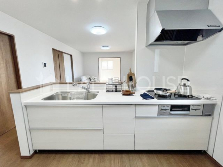 �Q�n������s�����쒬 �̐V�z��ˌ��ẴL�b�`��