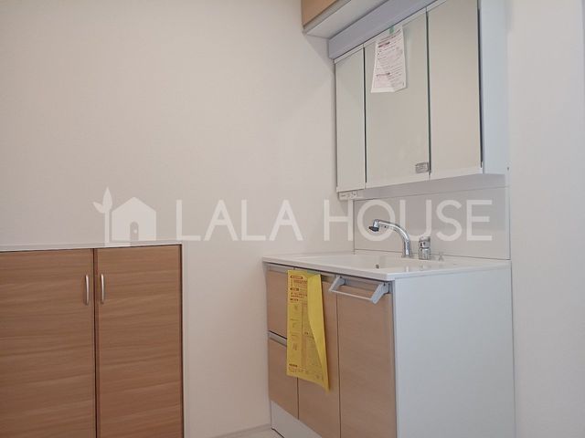 QnOsƒ ̐VzˌĂ̐ʑEʏ