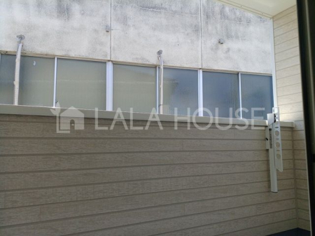 QnOs\1ڂ̐VzˌẴoRj[