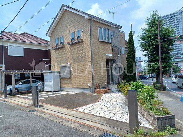 QnOs{3ڂ̒ÈˌẲ摜