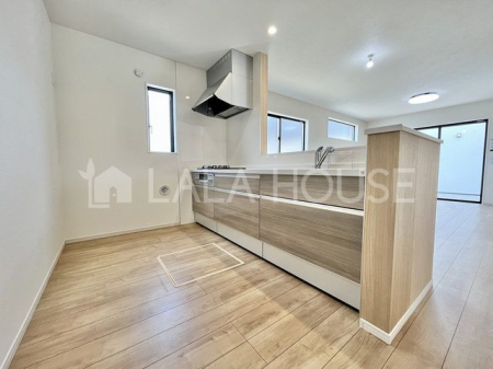 �Q�n������s���V�钬 �̐V�z��ˌ��ẴL�b�`��