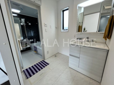 Qnsq쒬 ̐VzˌĂ̐ʑEʏ