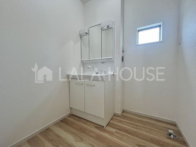 Qnsč蒬 ̐VzˌĂ̐ʑEʏ