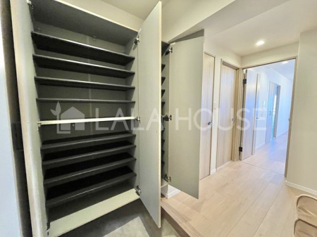 �Q�n������s������3���ڂ̒��Ã}���V�����̎��[