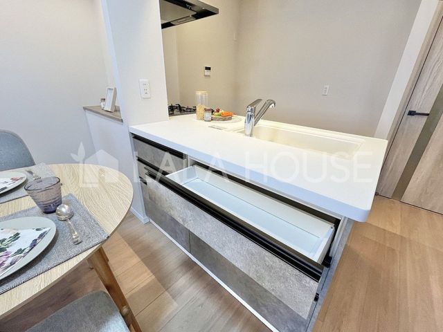 �Q�n������s������3���ڂ̒��Ã}���V�����̎��[