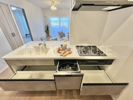 �Q�n������s������3���ڂ̒��Ã}���V�����̃L�b�`��