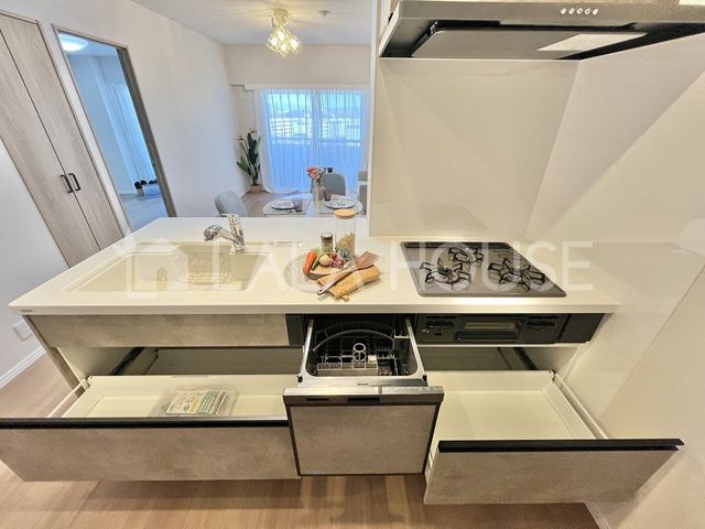 �Q�n������s������3���ڂ̒��Ã}���V�����̃L�b�`��