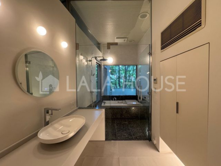 쌧kvSy򒬑厚q ̒ÈˌĂ̐ʑEʏ