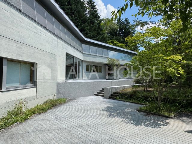 쌧kvSy򒬑厚q ̒ÈˌẴoRj[