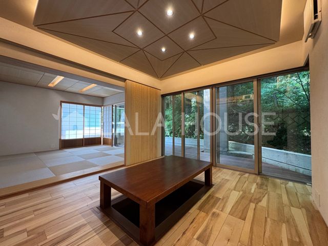 쌧kvSy򒬑厚q ̒ÈˌĂ̂̑