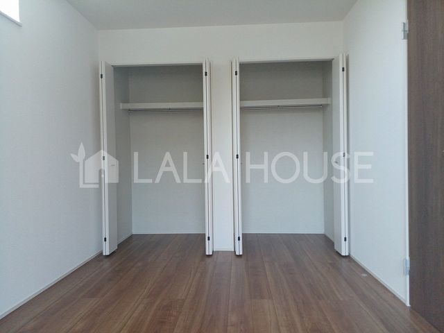 QnOs铌4ڂ̐VzˌĂ̎[