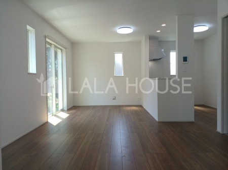 QnOs铌4ڂ̐VzˌẴrO