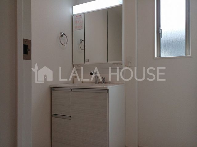 QnOsc ̐VzˌĂ̐ʑEʏ