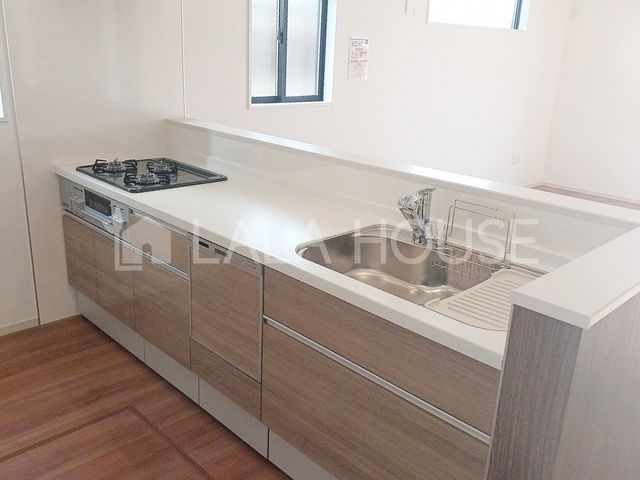 �Q�n���O���s���q��4���ڂ̐V�z��ˌ��ẴL�b�`��