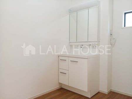 �Q�n���O���s���q��4���ڂ̐V�z��ˌ��Ă̐��ʑ�E���ʏ�