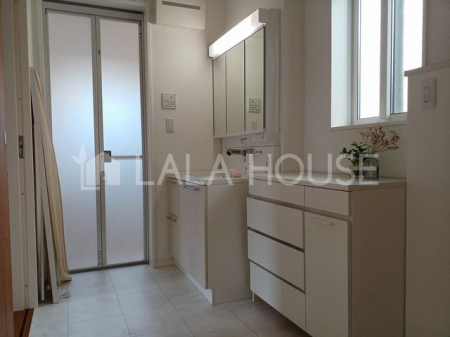 Qnsc ̒ÈˌĂ̐ʑEʏ