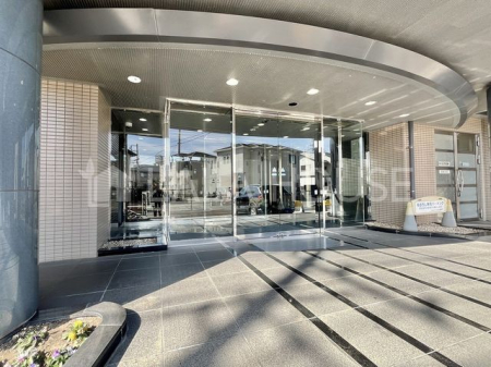 �Q�n������s���L�� �̒��Ã}���V�����̃G���g�����X