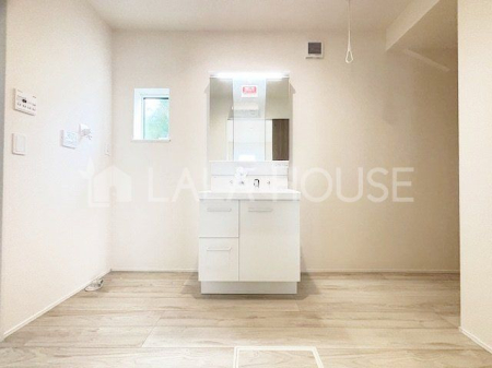 Qnsq쒬 ̐VzˌĂ̐ʑEʏ