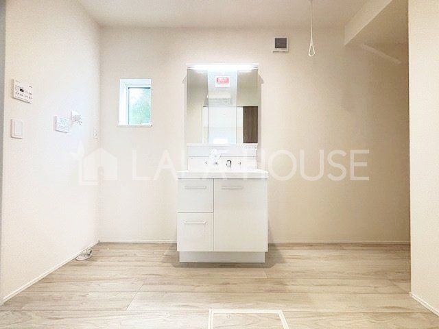 Qnsq쒬 ̐VzˌĂ̐ʑEʏ