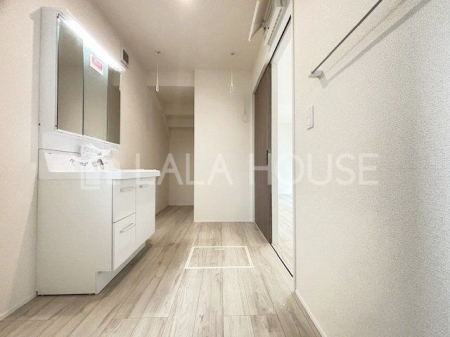 Qnsq쒬 ̐VzˌĂ̐ʑEʏ