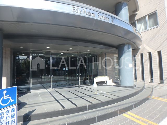 �Q�n������s���L�� �̒��Ã}���V�����̃G���g�����X