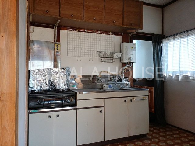 �Q�n������s�Ό��� �̒��È�ˌ��ẴL�b�`��