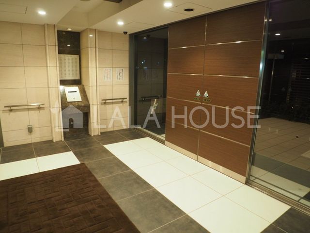 �Q�n������s�h��85-1�̒��Ã}���V�����̃G���g�����X