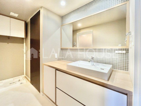 �Q�n������s�A����41-2�̒��Ã}���V�����̐��ʑ�E���ʏ�