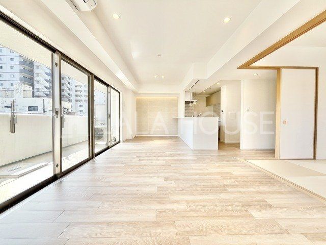 �Q�n������s�A����41-2�̒��Ã}���V�����̃��r���O