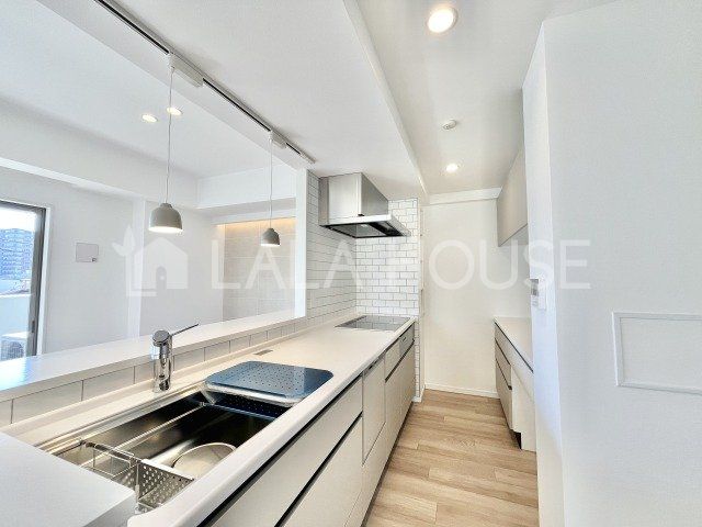 �Q�n������s�A����41-2�̒��Ã}���V�����̃L�b�`��