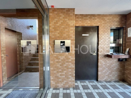 �Q�n������s���֒�235-5�̒��Ã}���V�����̃G���g�����X