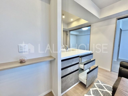 �Q�n������s���֒�235-5�̒��Ã}���V�����̃��r���O