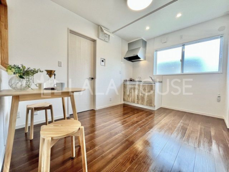 �Q�n������s���V�钬 �̒��È�ˌ��Ẵ��r���O