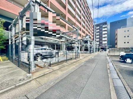 �Q�n���O���s��蒬2���ڂ̒��Ã}���V�����̒��ԏ�