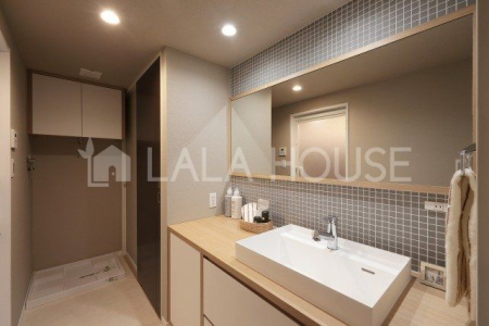 �Q�n������s�A����41-2�̒��Ã}���V�����̐��ʑ�E���ʏ�