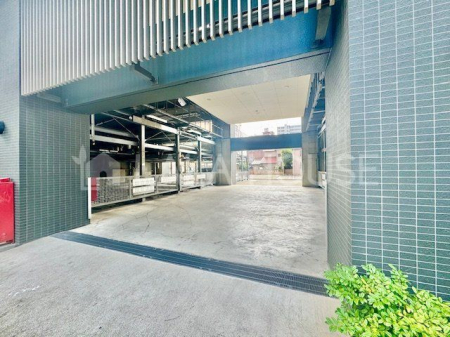 �Q�n���O���s��蒬2���ڂ̒��Ã}���V�����̒��ԏ�