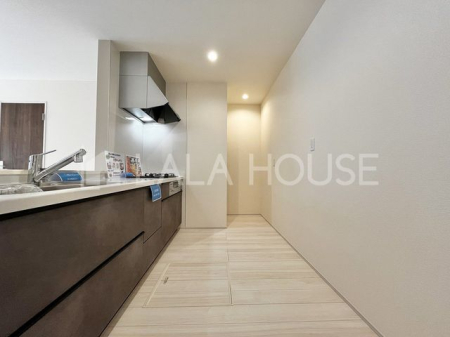 �Q�n������s�Ό��� �̐V�z��ˌ��ẴL�b�`��