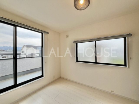 �Q�n������s�g�䒬�ЎR �̒��È�ˌ��Ă̂��̑�����