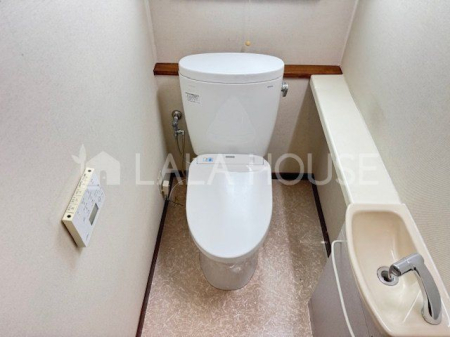 �Q�n������s���L�� �̒��È�ˌ��Ẵg�C��