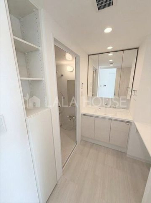 �Q�n������s�Β�1���ڂ̒��Ã}���V�����̐��ʑ�E���ʏ�