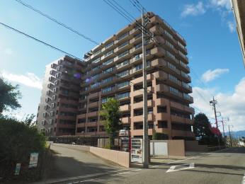 �Q�n������s�㍲�쒬497-11�̒��Ã}���V�����̌��n�O�ώʐ^